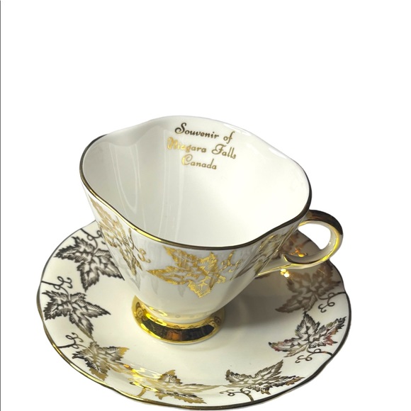 Vintage Royal Winton Gold floral tea cup & saucer bone china England - Picture 2 of 12